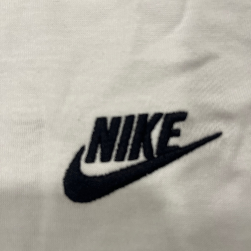 Nike White Tee Shirt - Picture 4 of 6